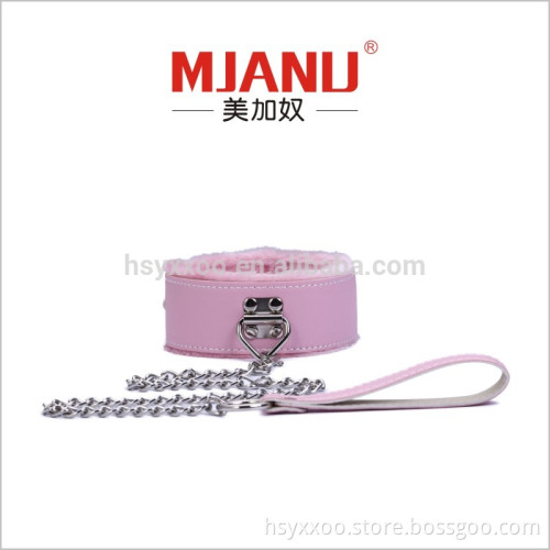 2017 new hot selling Premium Fur Lined Locking Collar with Leash